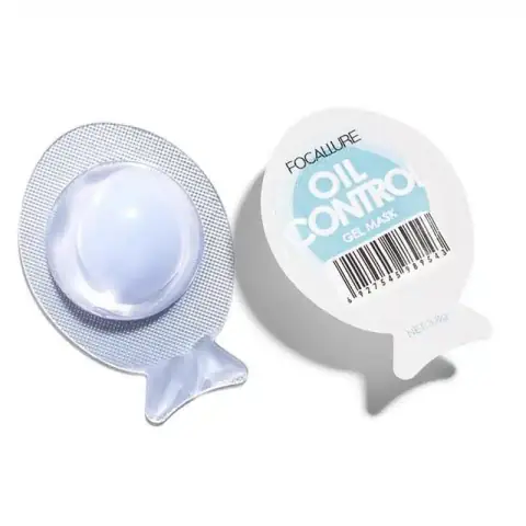 Focallure oil control gel mask: clear jar with light blue gel and white application spatula.