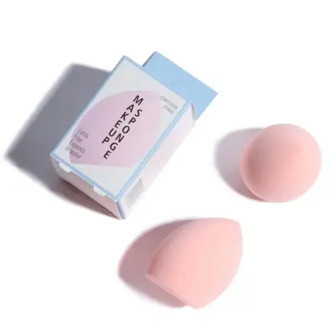 Focallure FA93 peach makeup sponge, teardrop shape with a flat edge for precise application.