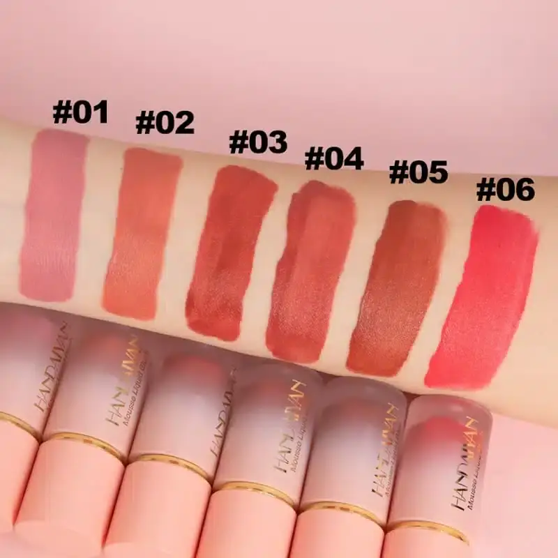 Close-up of Handaiyan Liquid Blush Swipe Right 04 applicator, featuring the peach-coral liquid. - thumbnail