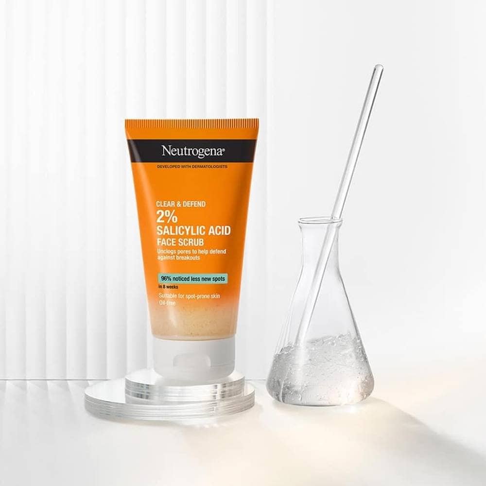 Neutrogena Clear & Defend Facial Scrub – 150ml - thumbnail