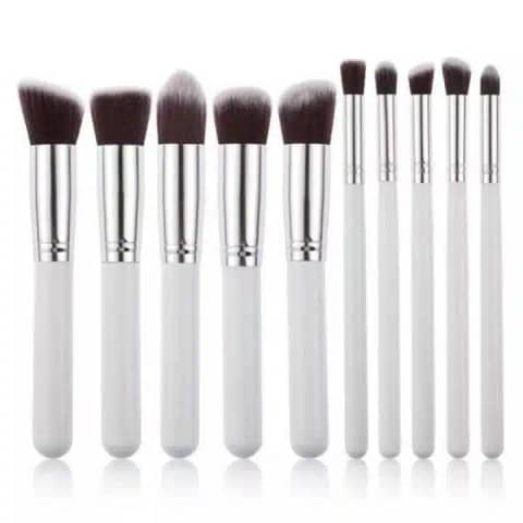 Maange 10pcs white Kabuki brush set with soft, densely packed bristles neatly arranged.