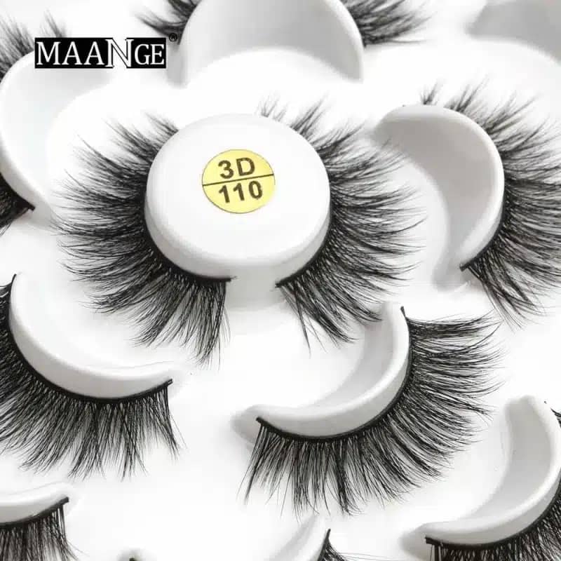 Maange 3D false eyelashes, 10 black pairs neatly arranged in clear tray packaging. - thumbnail