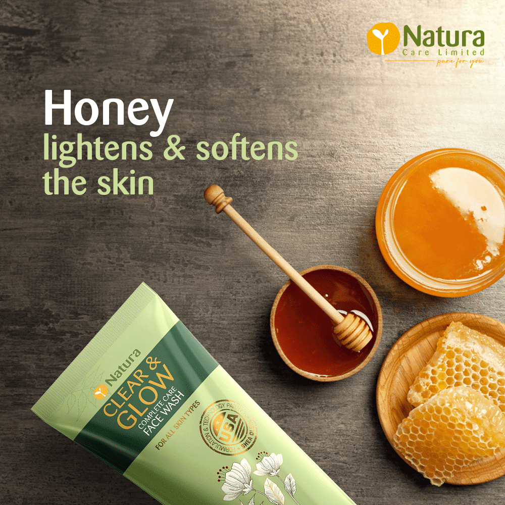 Close-up of Natura Clear & Glow face wash tube's clear flip-top dispenser cap. - thumbnail