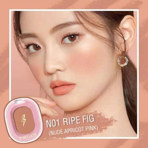 Pink Flash Chic In Cheek N01 blush compact, closed, clear lid shows peachy-pink shade.