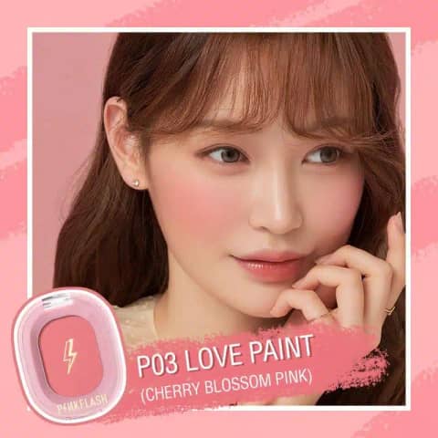 Pink Flash Chic In Cheek P03 pigmented blush compact with clear lid showing peach-pink shade.