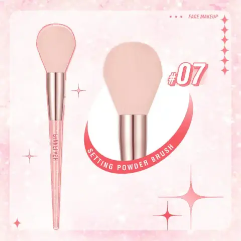 Pink Flash medium loose powder brush T04, showcasing its black handle and soft, fluffy bristles.