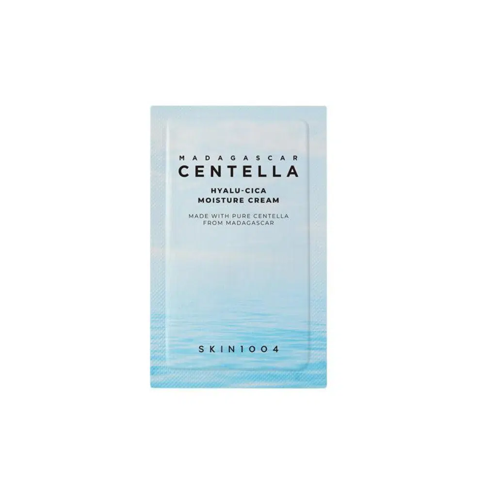 Skin1004 Madagascar Centella Hyalu-Cica Moisture Cream 1.5ml light blue sample sachet, front view.