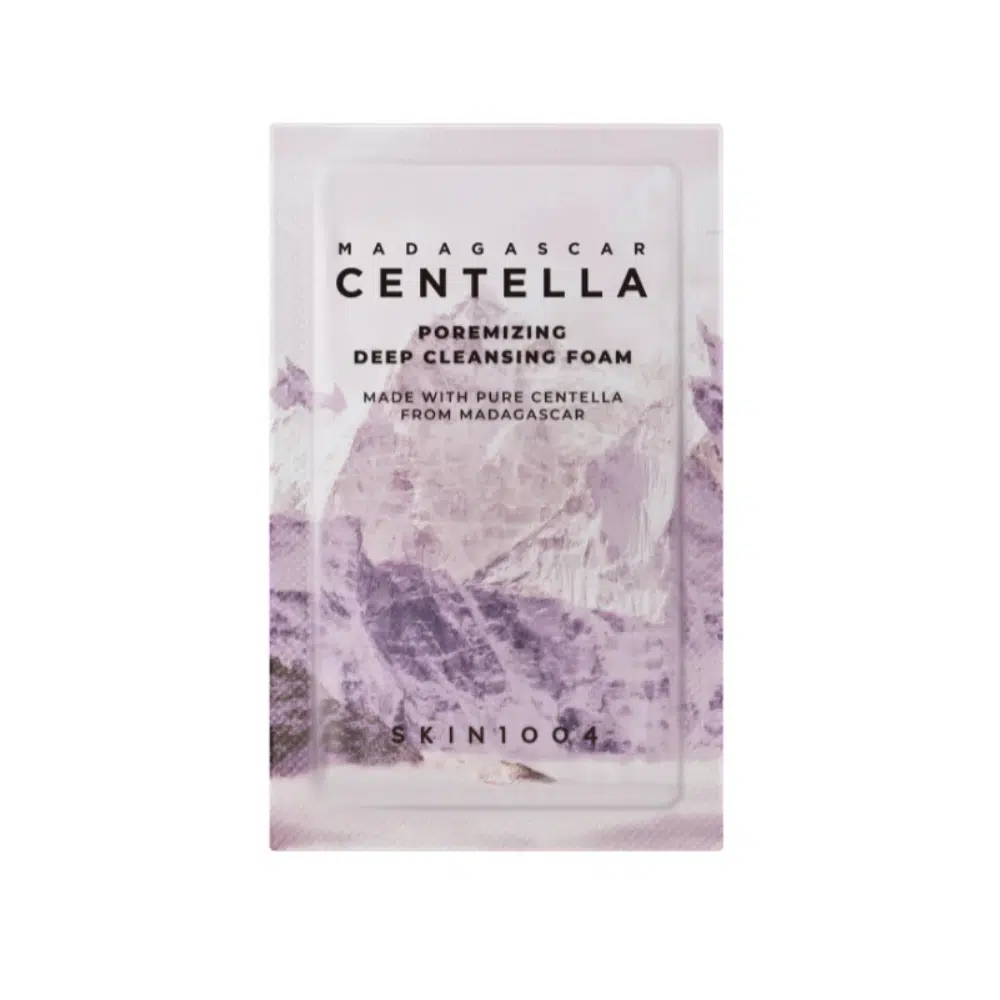 SKIN1004 Madagascar Centella Poremizing Deep Cleansing Foam 1.5ml sachet, white with green text, front angled view.