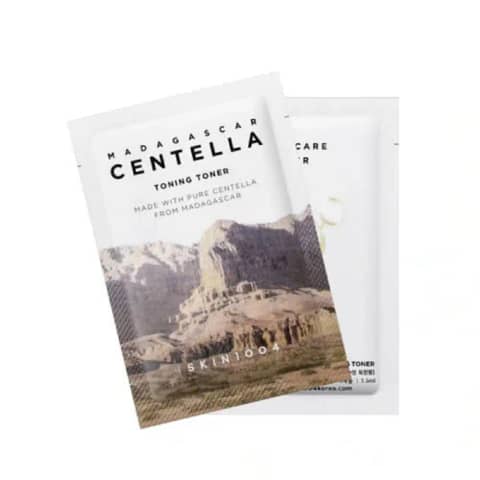 Upright SKIN1004 Madagascar Centella Toning Toner 1.5ml sample sachet, light green with white branding and leaf.