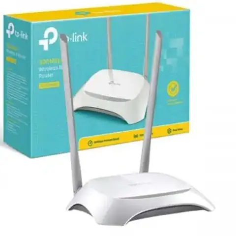 Front view of RuSu's black TP-Link TL-WR840N 300Mbps wireless router with dual antennas.